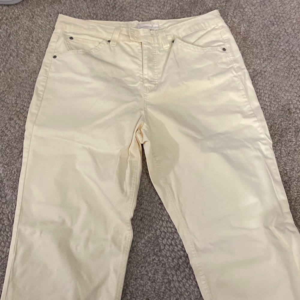 New York Jones Cute yellow capris gently worn